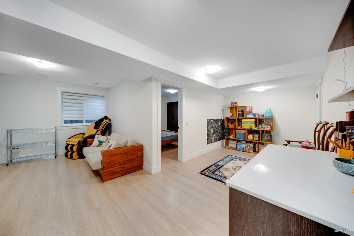 Front Yard Photo of 8 1454 162b Street, Surrey, BC