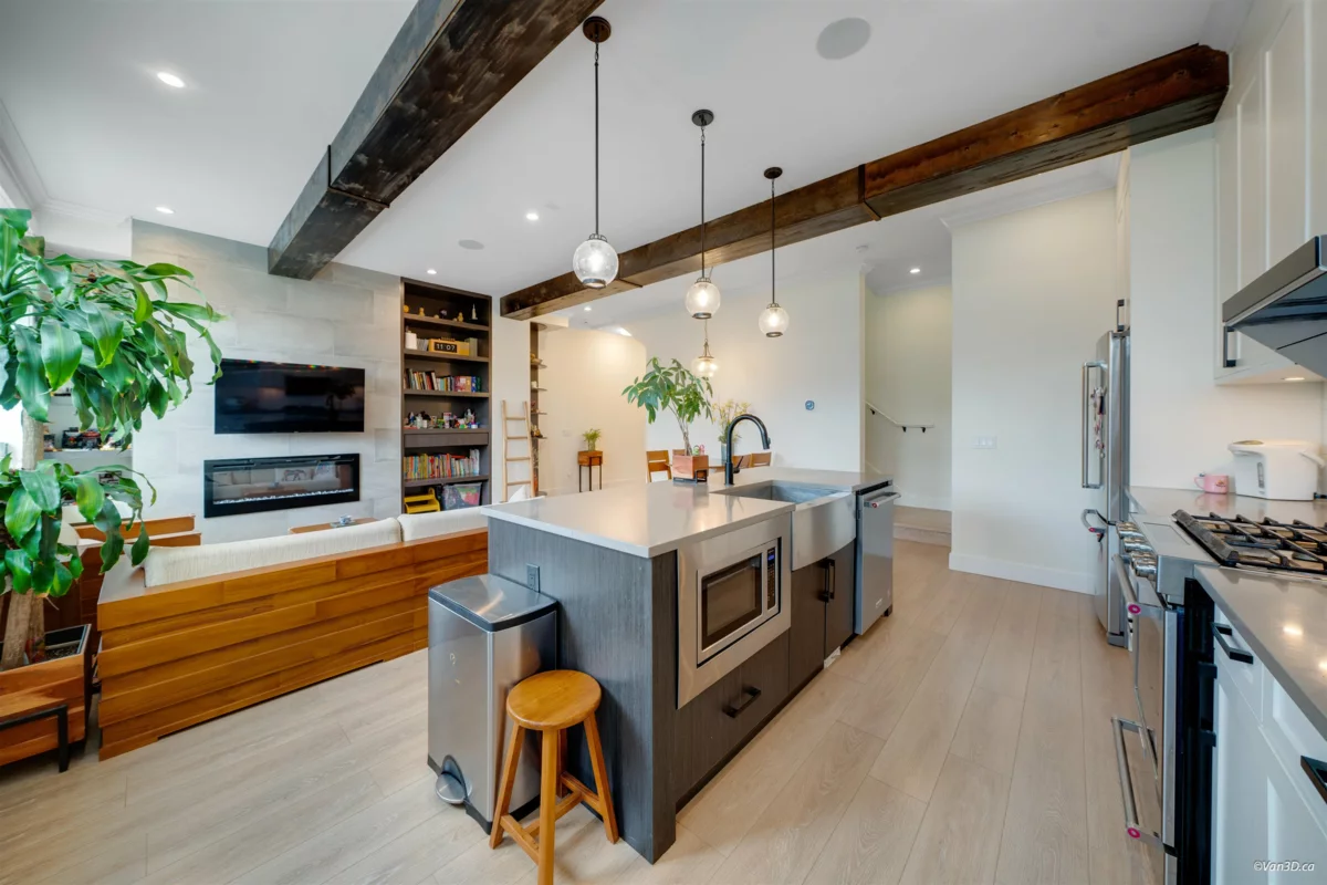 Primary Bathroom Photo of 8 1454 162b Street, Surrey, BC