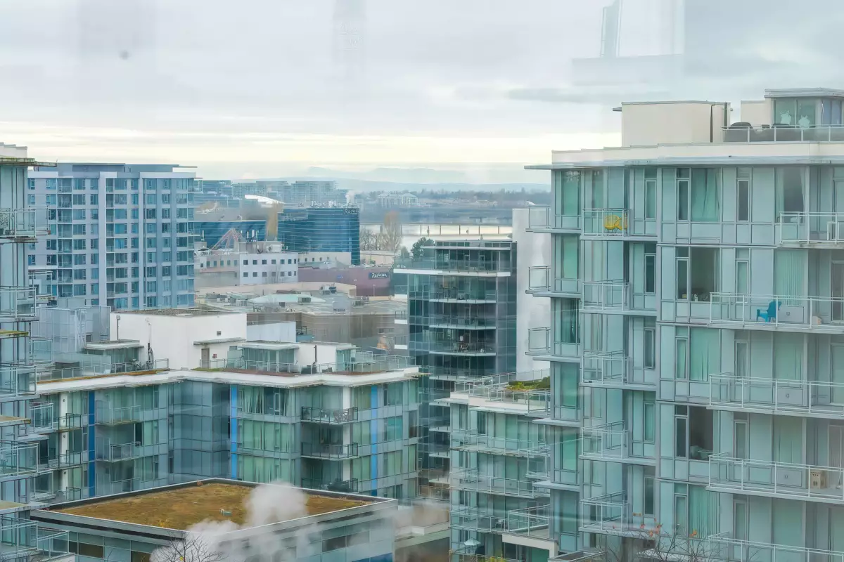 Front Yard Photo of 1903 8833 Hazelbridge Way, Richmond, BC