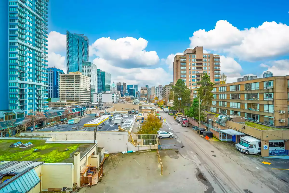 Staircase Photo of 1903 8833 Hazelbridge Way, Richmond, BC