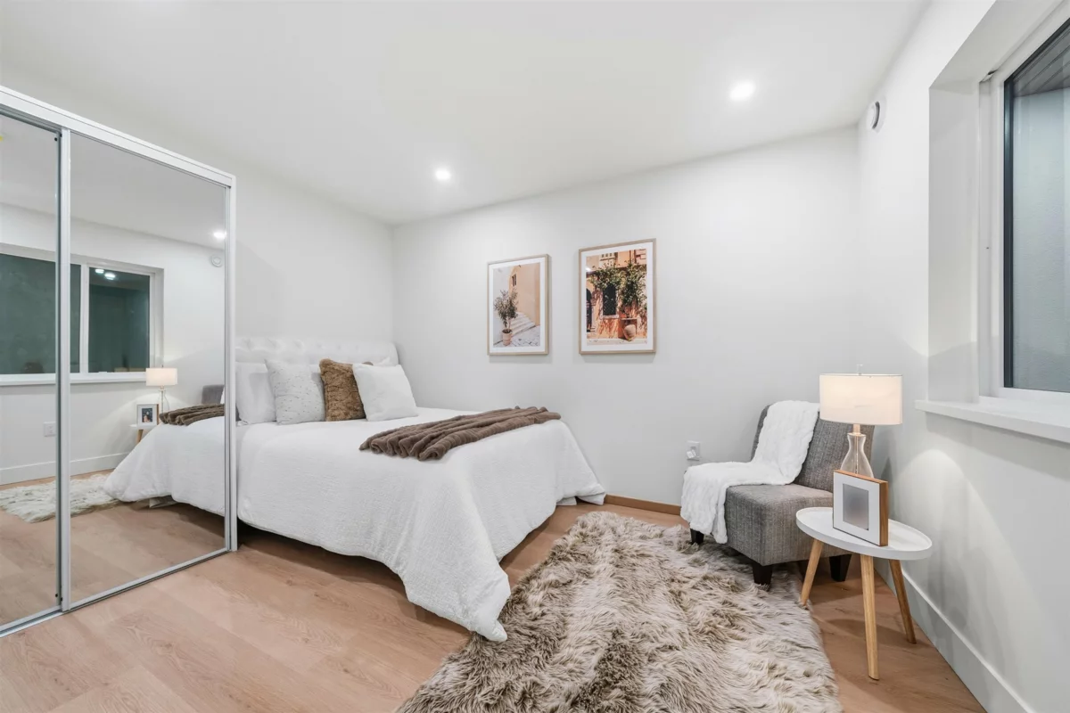 Hallway Photo of 8305 118a Street, Delta, BC