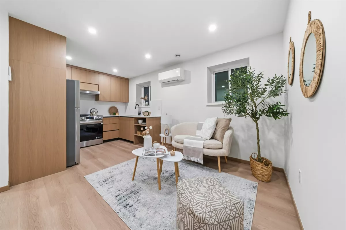 Laundry Room Photo of 8305 118a Street, Delta, BC