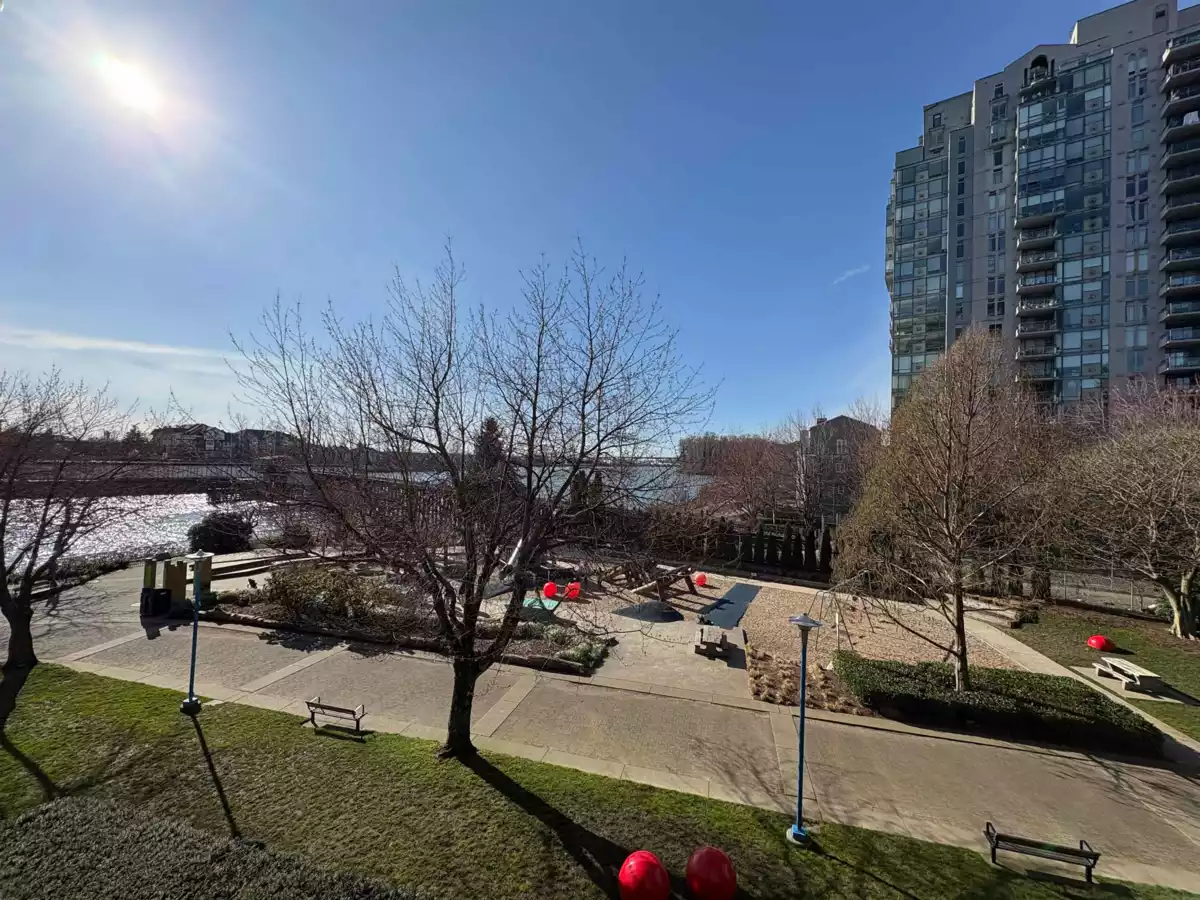 Office / Den Photo of 305 1250 Quayside Drive, New Westminster, BC