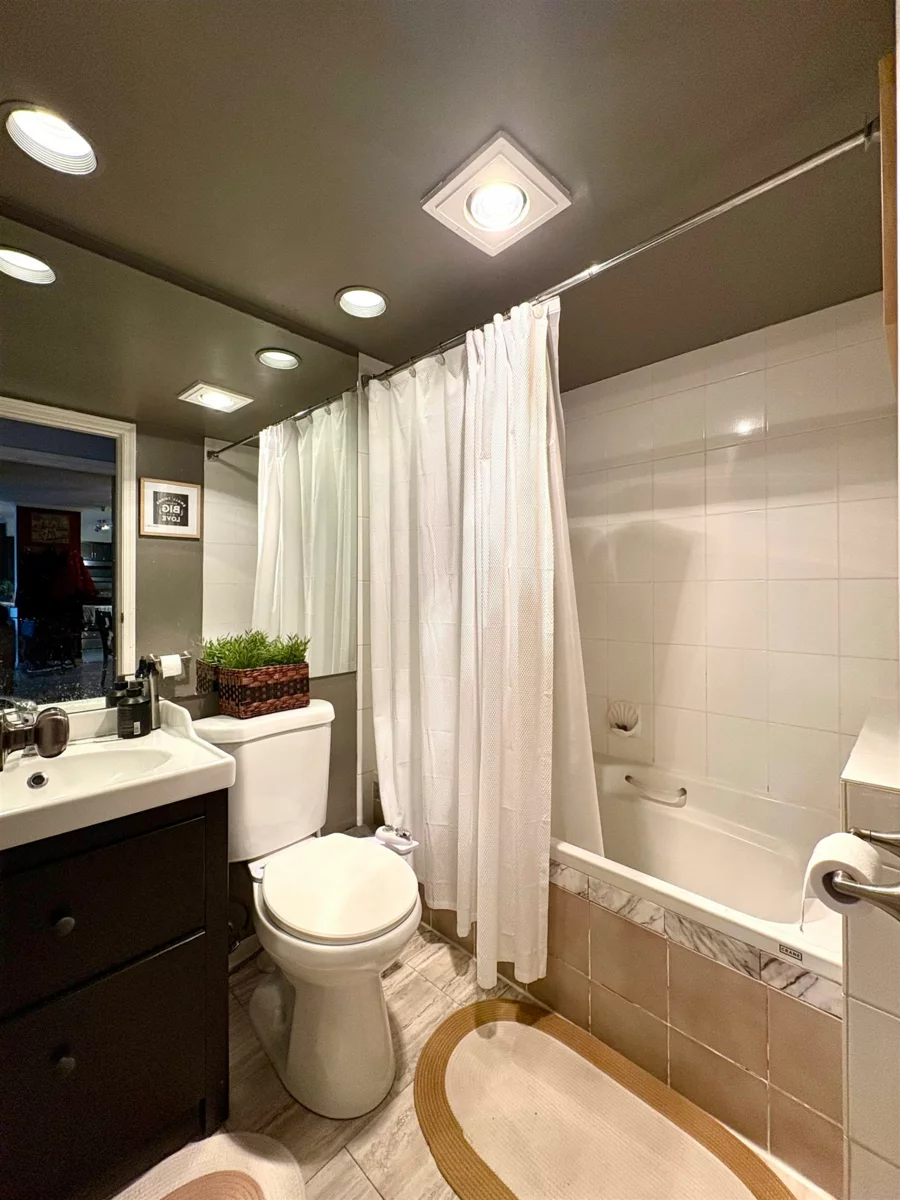 Walk-In Closet Photo of 305 1250 Quayside Drive, New Westminster, BC