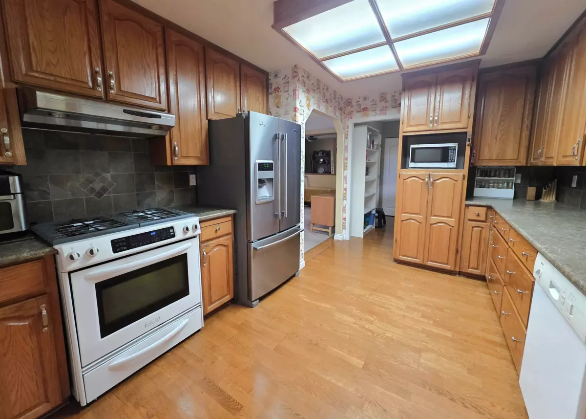 Bedroom 2 Photo of 3319 275 Street, Langley, BC