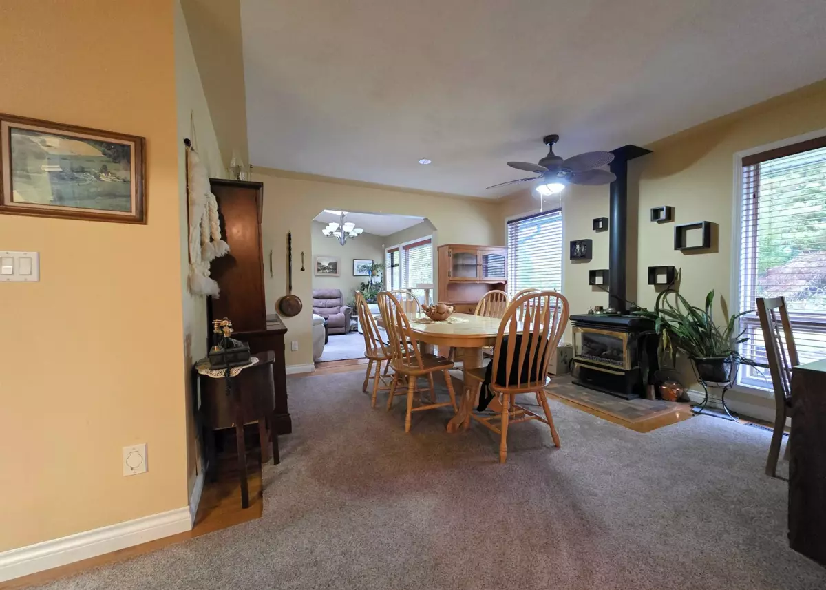 Family Room Photo of 3319 275 Street, Langley, BC