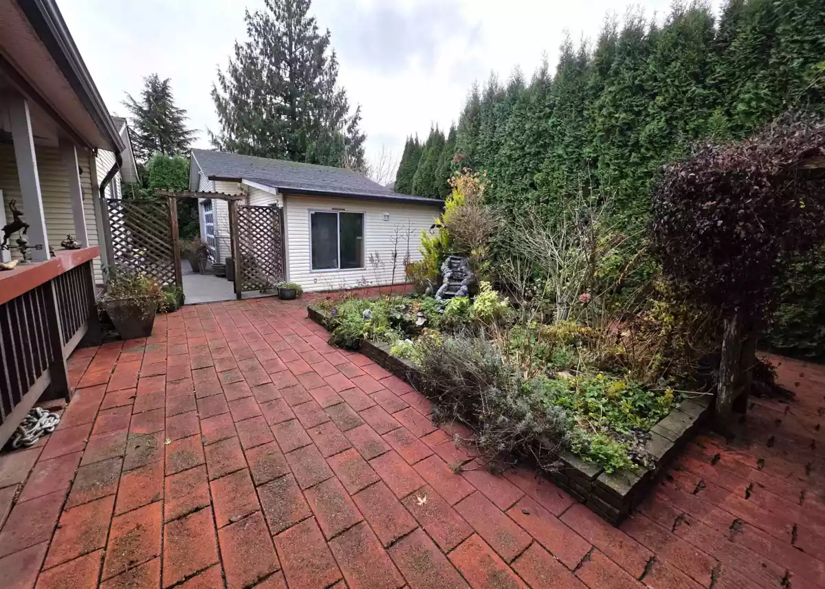 Staircase Photo of 3319 275 Street, Langley, BC