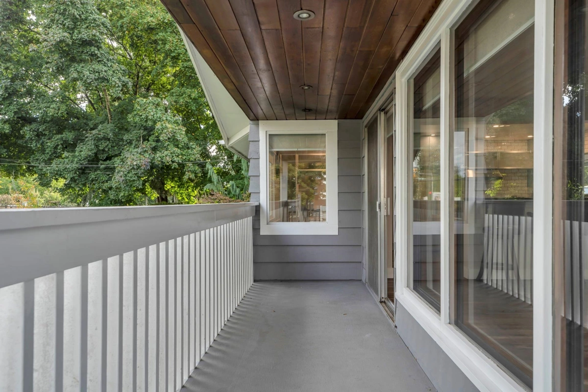 Guest Bathroom Photo of 24846 56 Avenue, Langley, BC
