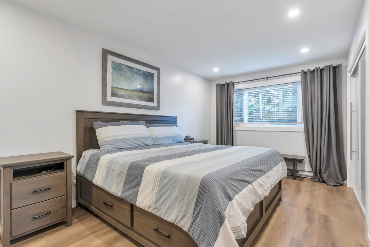 Hallway Photo of 24846 56 Avenue, Langley, BC