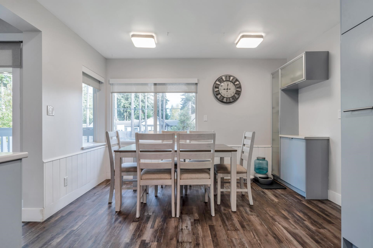 Kitchen Island Photo of 24846 56 Avenue, Langley, BC