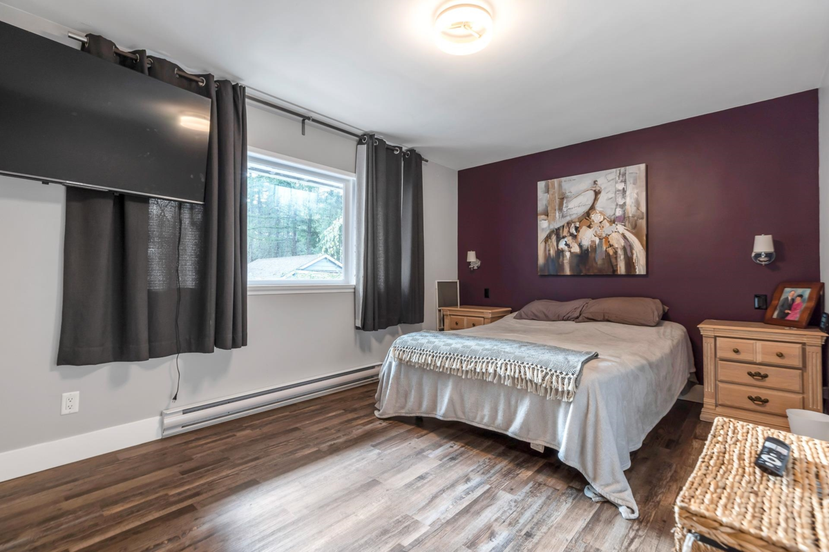 Walk-In Closet Photo of 24846 56 Avenue, Langley, BC