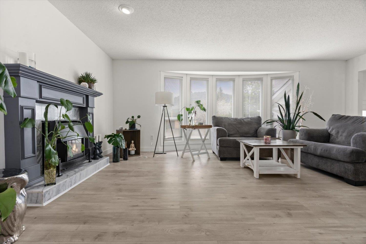 Dining Area Photo of 44983 Cumberland Avenue, Chilliwack, BC