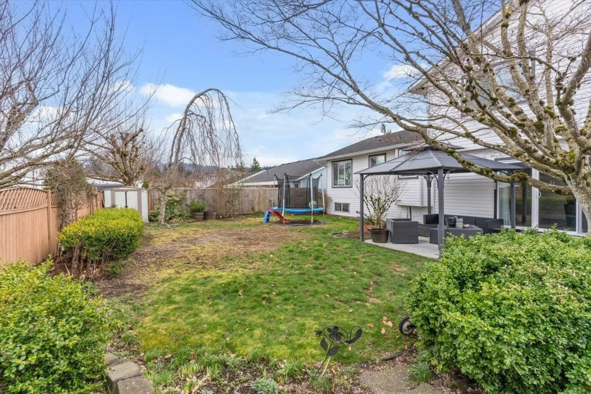 Front Yard Photo of 44983 Cumberland Avenue, Chilliwack, BC