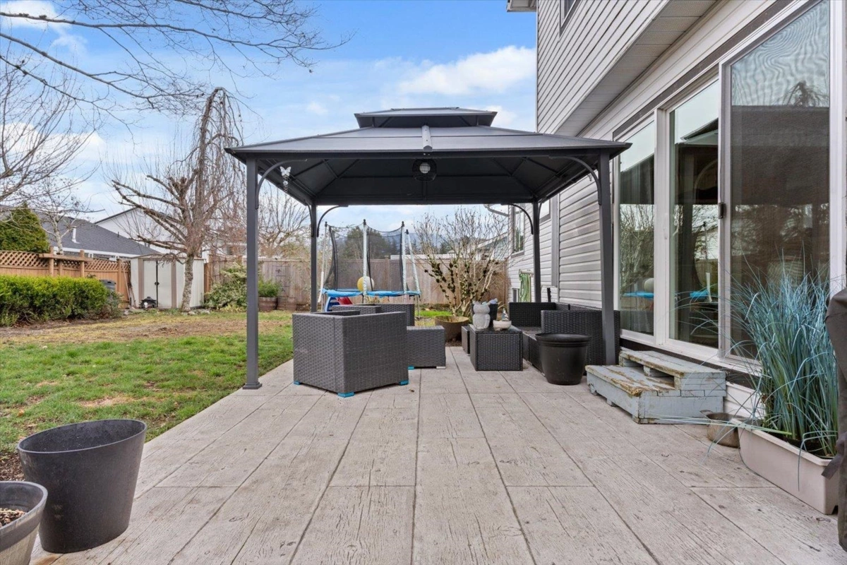 Garage Interior Photo of 44983 Cumberland Avenue, Chilliwack, BC