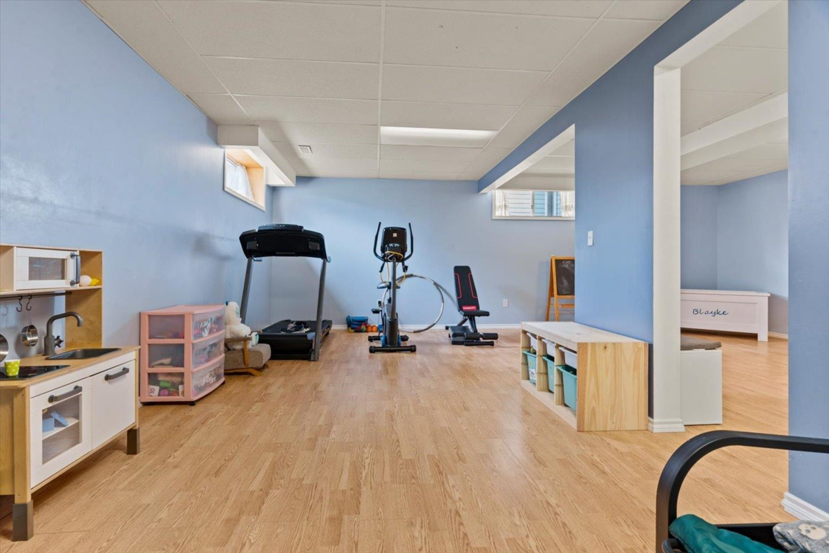 Hallway Photo of 44983 Cumberland Avenue, Chilliwack, BC