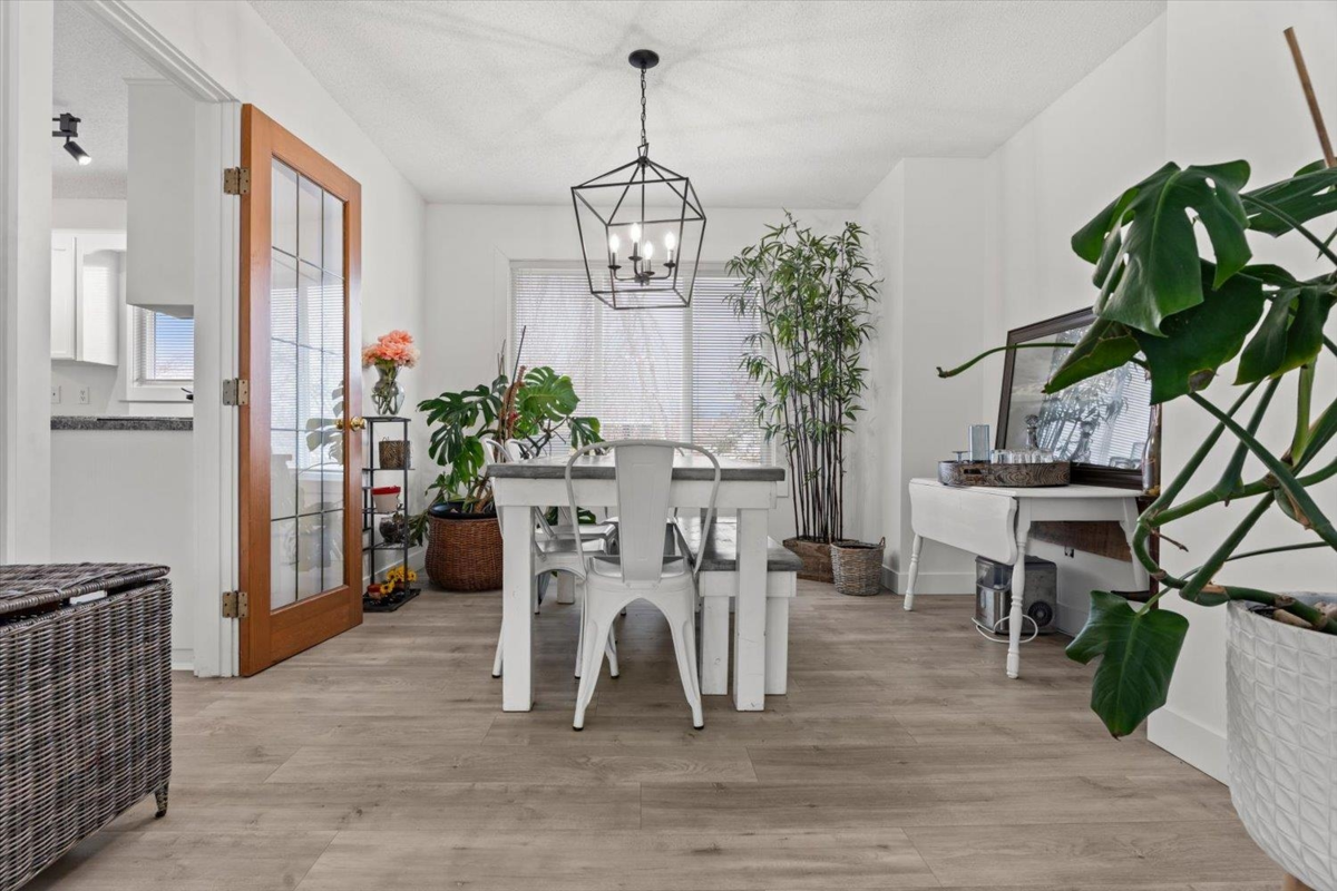 Kitchen Photo of 44983 Cumberland Avenue, Chilliwack, BC