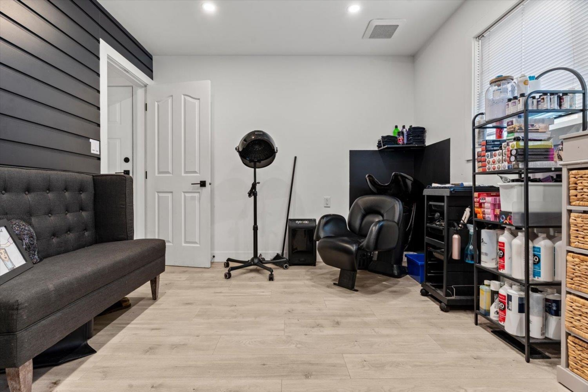 Laundry Room Photo of 44983 Cumberland Avenue, Chilliwack, BC