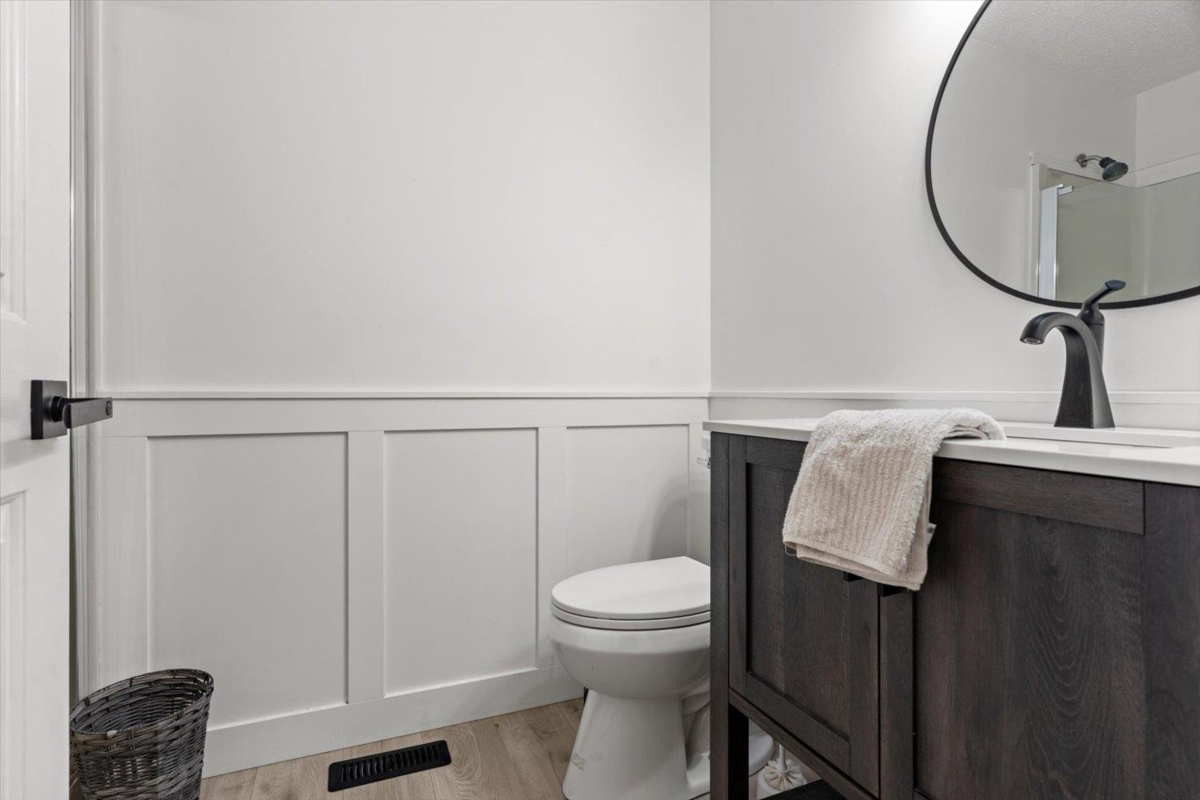 Mudroom Photo of 44983 Cumberland Avenue, Chilliwack, BC