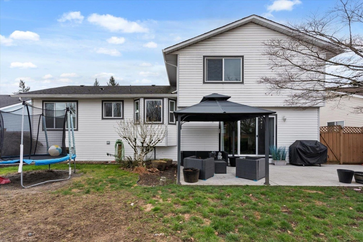 Outdoor Deck Photo of 44983 Cumberland Avenue, Chilliwack, BC