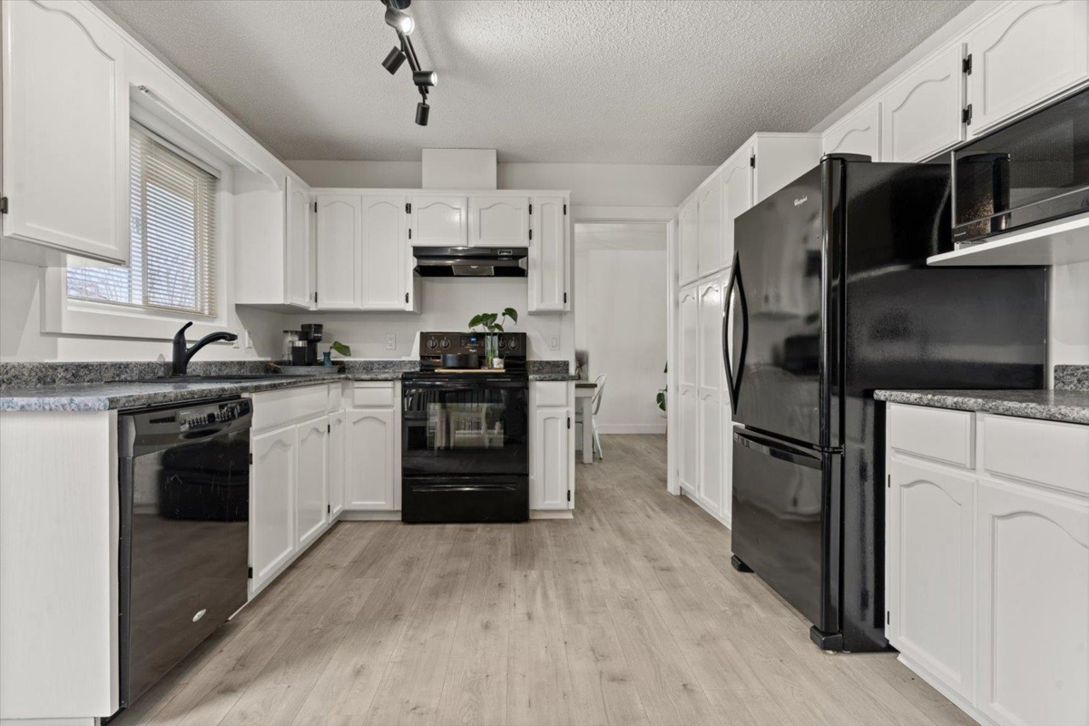 Pantry Photo of 44983 Cumberland Avenue, Chilliwack, BC