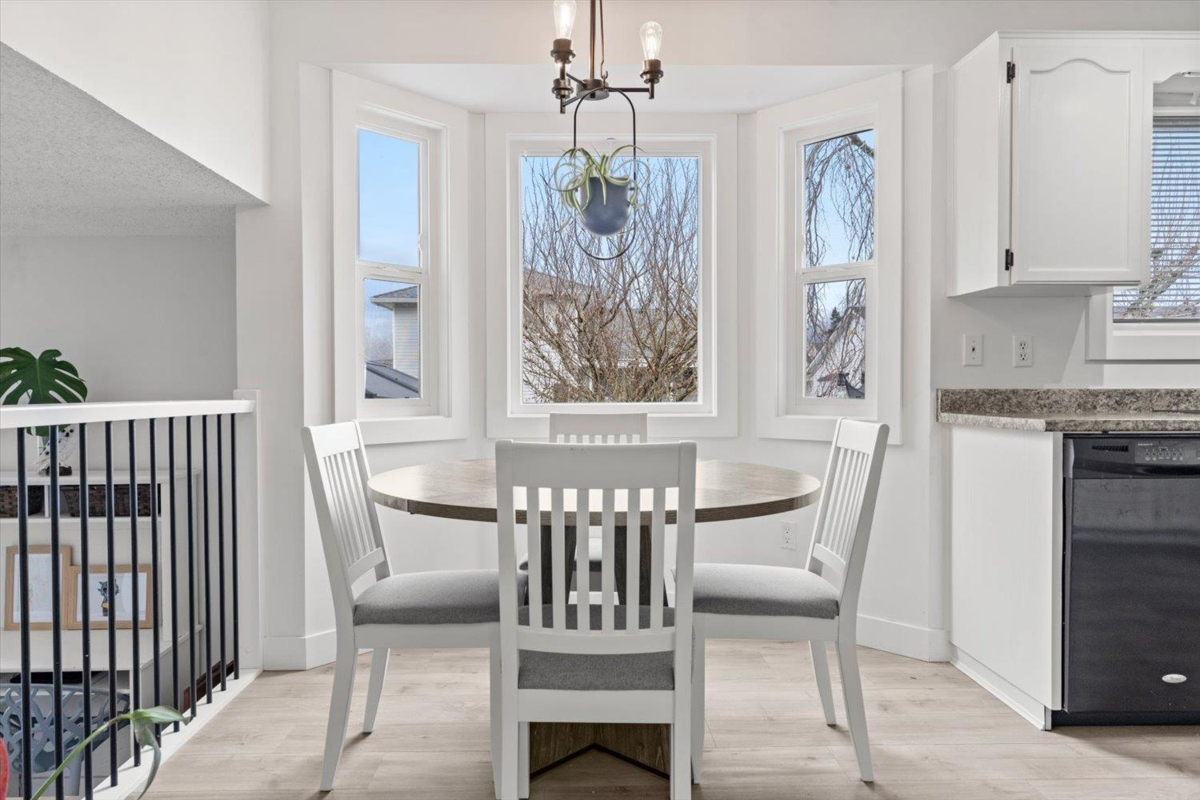 Primary Bathroom Photo of 44983 Cumberland Avenue, Chilliwack, BC
