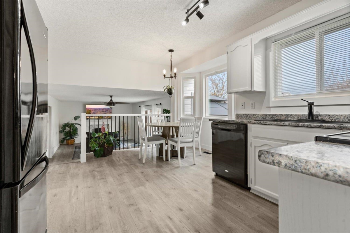 Primary Bedroom Photo of 44983 Cumberland Avenue, Chilliwack, BC