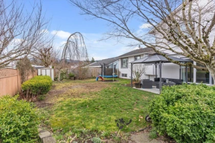 Front Yard Photo of 44983 Cumberland Avenue, Chilliwack, BC