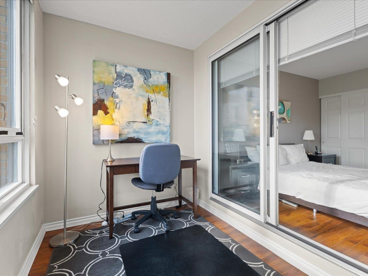 Breakfast Nook Photo of 1607 1188 Richards Street, Vancouver, BC