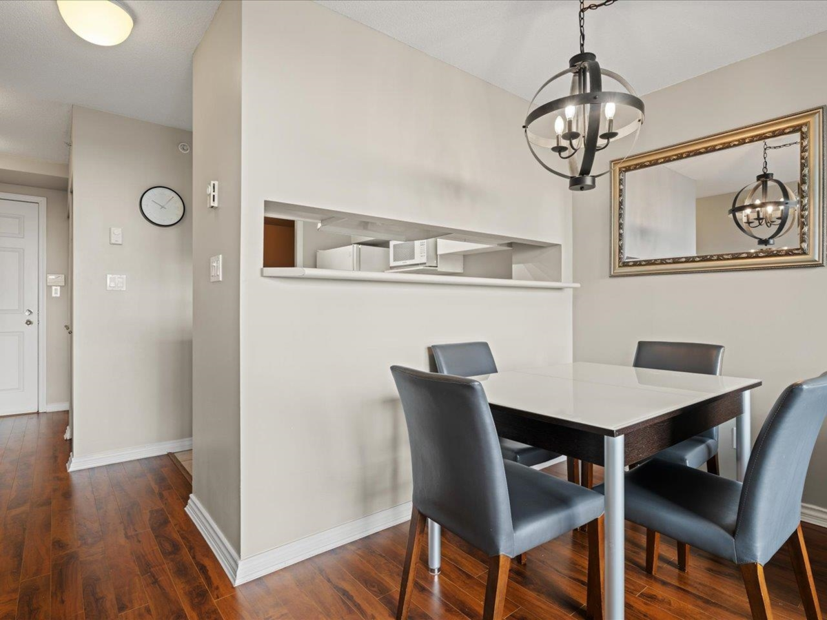 Kitchen Photo of 1607 1188 Richards Street, Vancouver, BC
