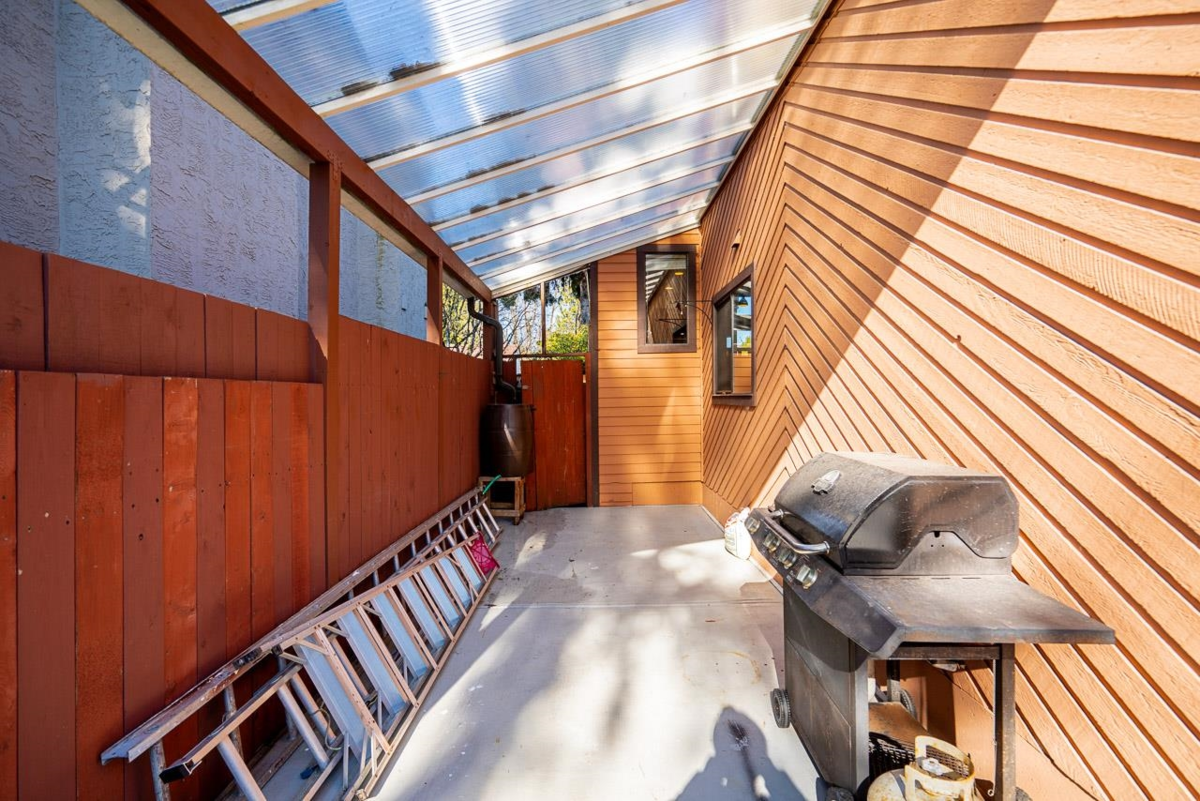 Swimming Pool Photo of 21238 Cutler Place, Maple Ridge, BC