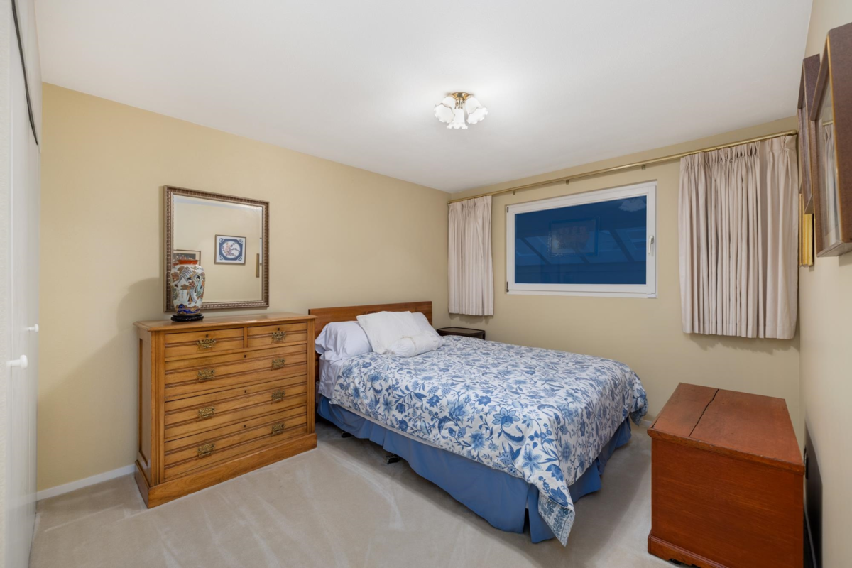 Entry Foyer Photo of 535 English Bluff Road, Delta, BC