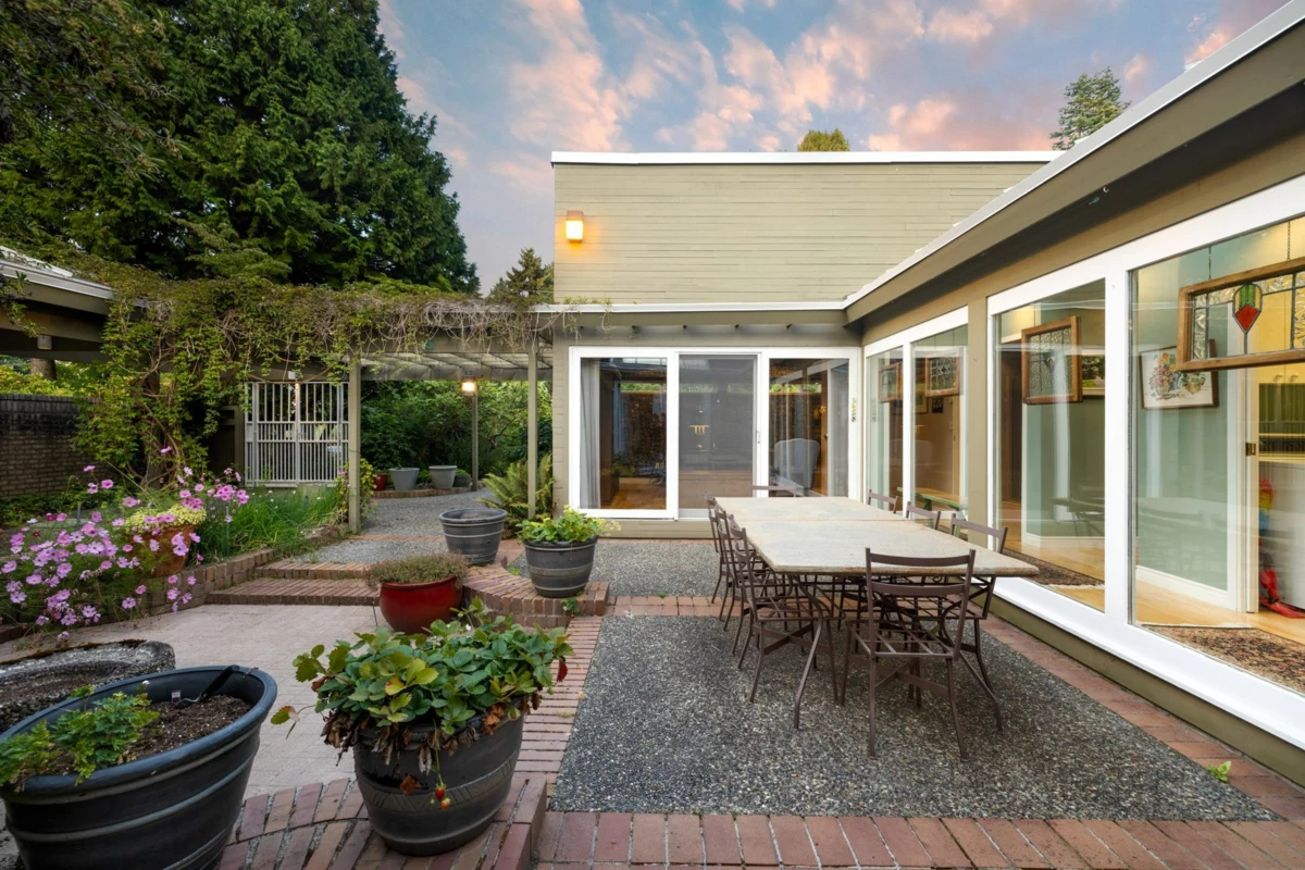 Hot Tub / Spa Photo of 535 English Bluff Road, Delta, BC