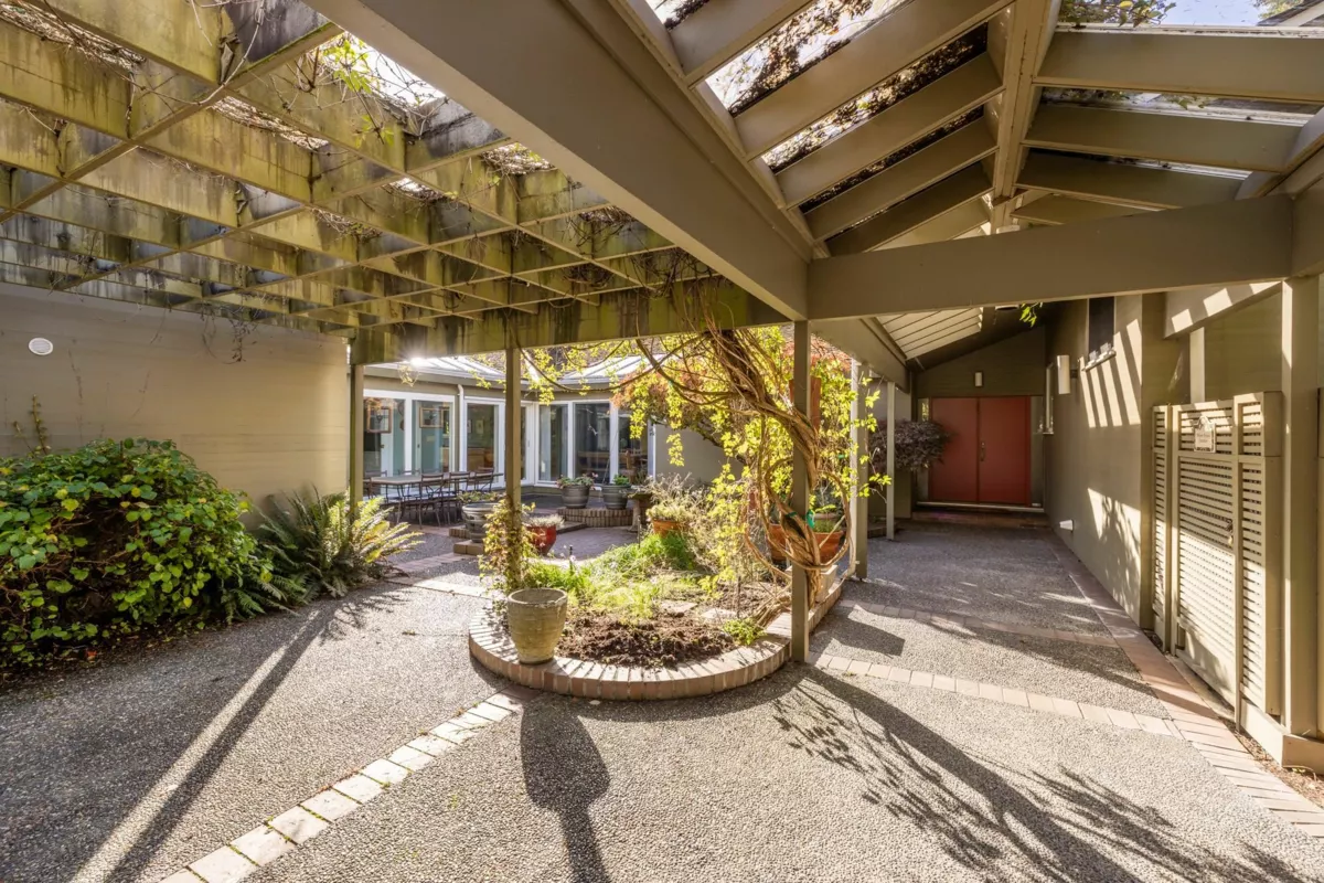 Outdoor Kitchen Photo of 535 English Bluff Road, Delta, BC