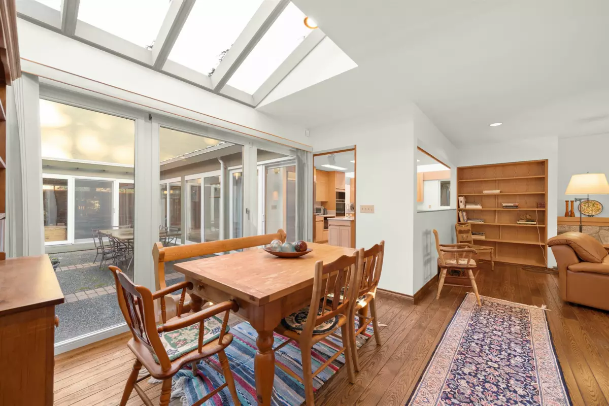 Primary Bathroom Photo of 535 English Bluff Road, Delta, BC