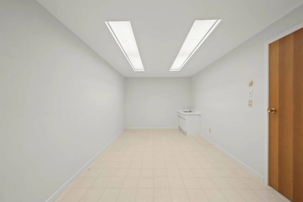 Staircase Photo of 535 English Bluff Road, Delta, BC