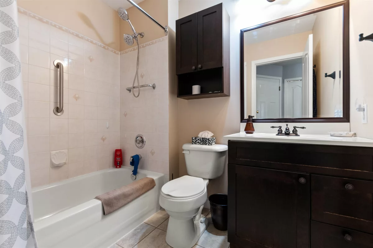 Guest Bathroom Photo of 31 45175 Wells Road, Chilliwack, BC
