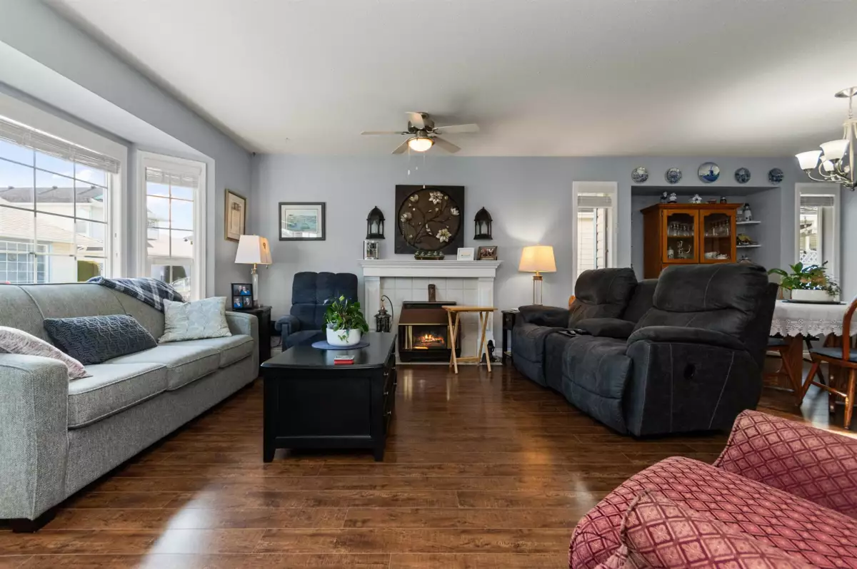 Primary Bathroom Photo of 31 45175 Wells Road, Chilliwack, BC