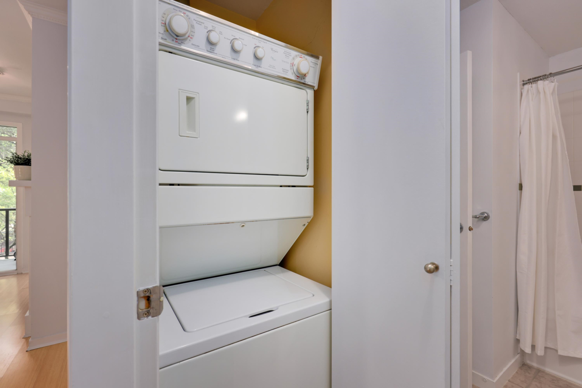 Basement Recreation Room Photo of 304 1388 Nelson Street, Vancouver, BC