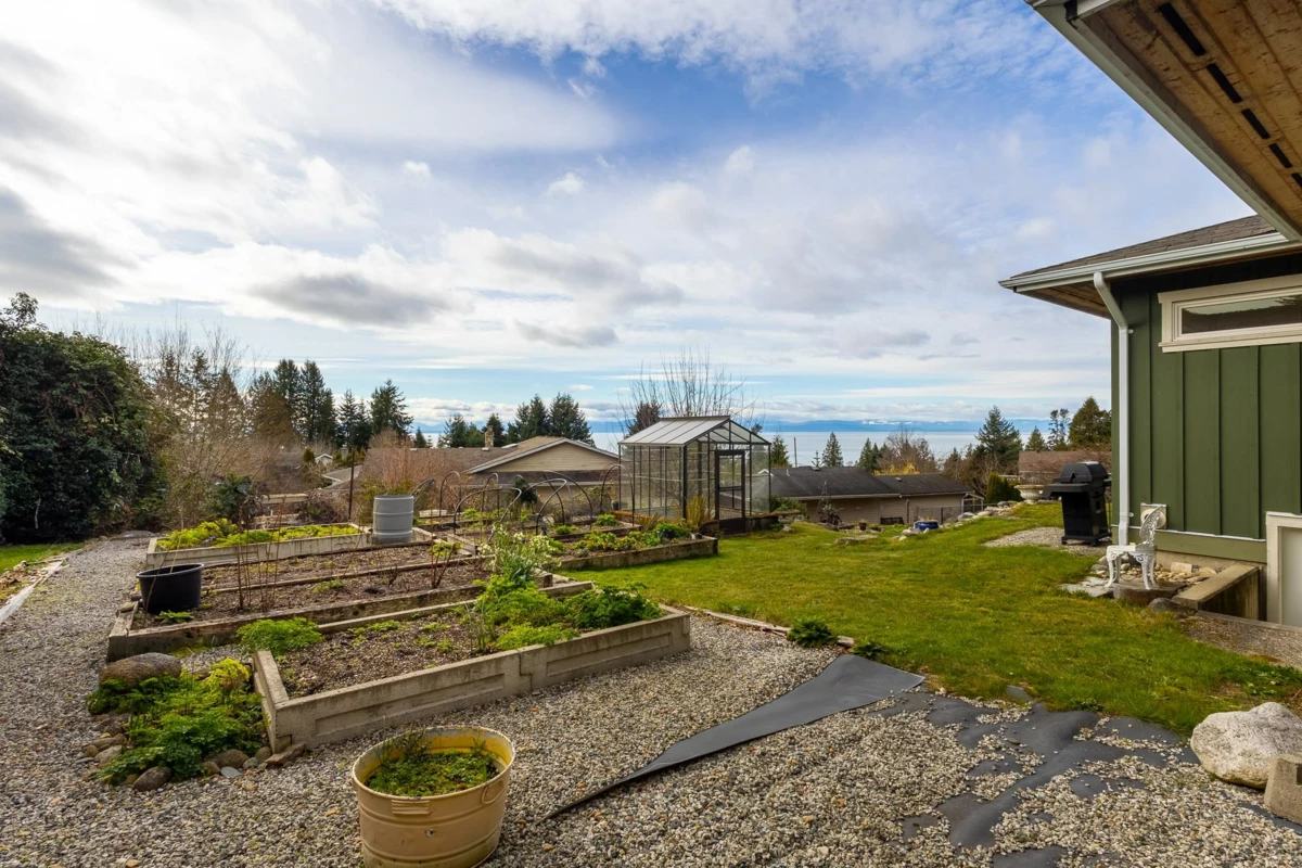 Walk-In Closet Photo of 5012 Geer Road, Sechelt, BC