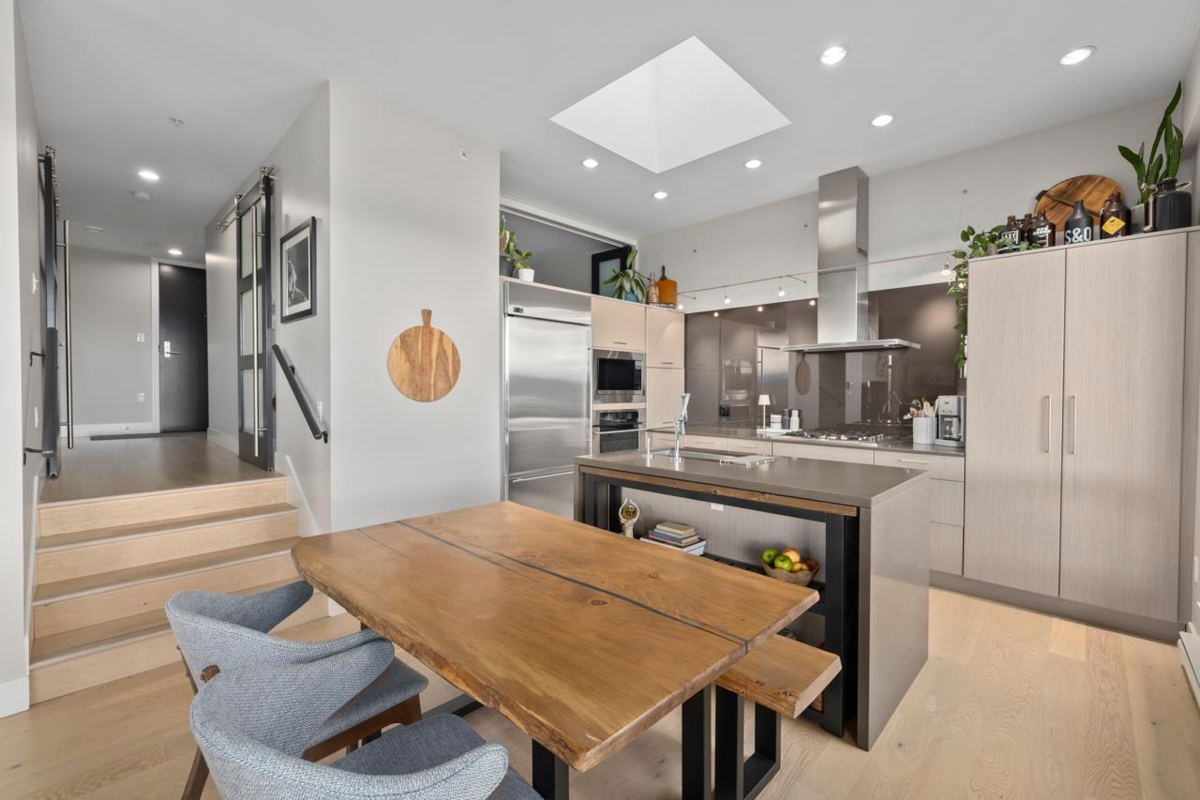 Breakfast Nook Photo of 414 220 Salter Street, New Westminster, BC