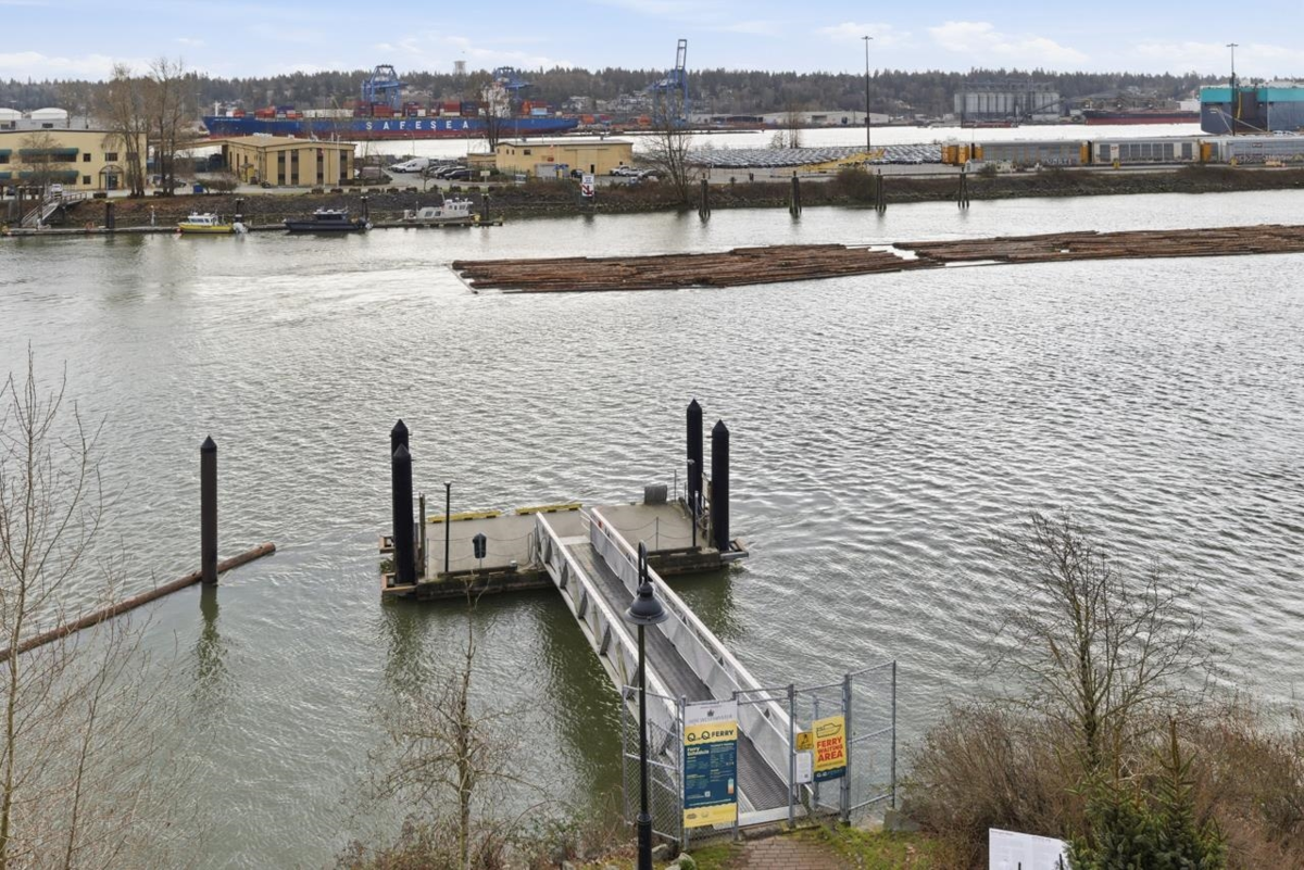 Front Yard Photo of 414 220 Salter Street, New Westminster, BC