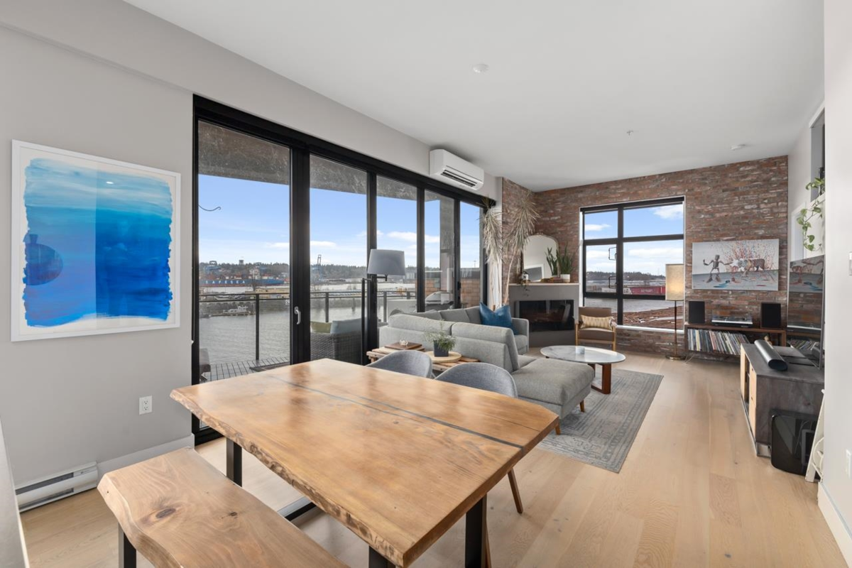 Kitchen Island Photo of 414 220 Salter Street, New Westminster, BC