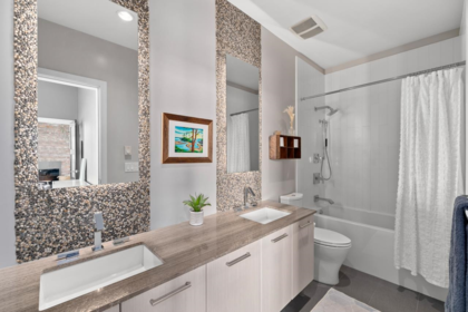 Powder Room Photo of 414 220 Salter Street, New Westminster, BC