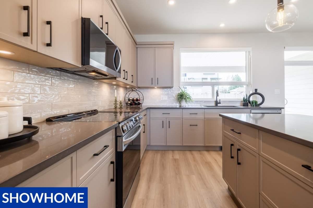 Kitchen Photo of 47262 Valerie Place, Chilliwack, BC