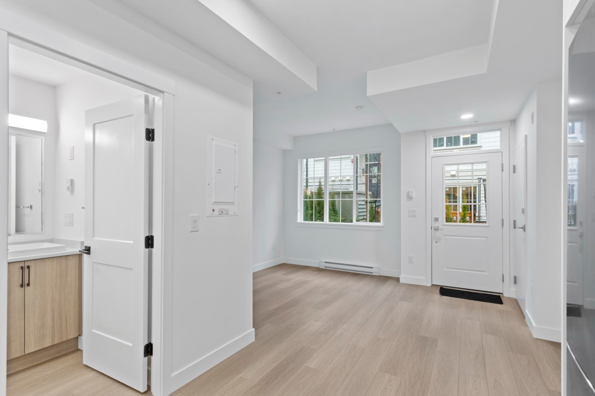 Backyard Photo of 120 720 Robinson Street, Coquitlam, BC