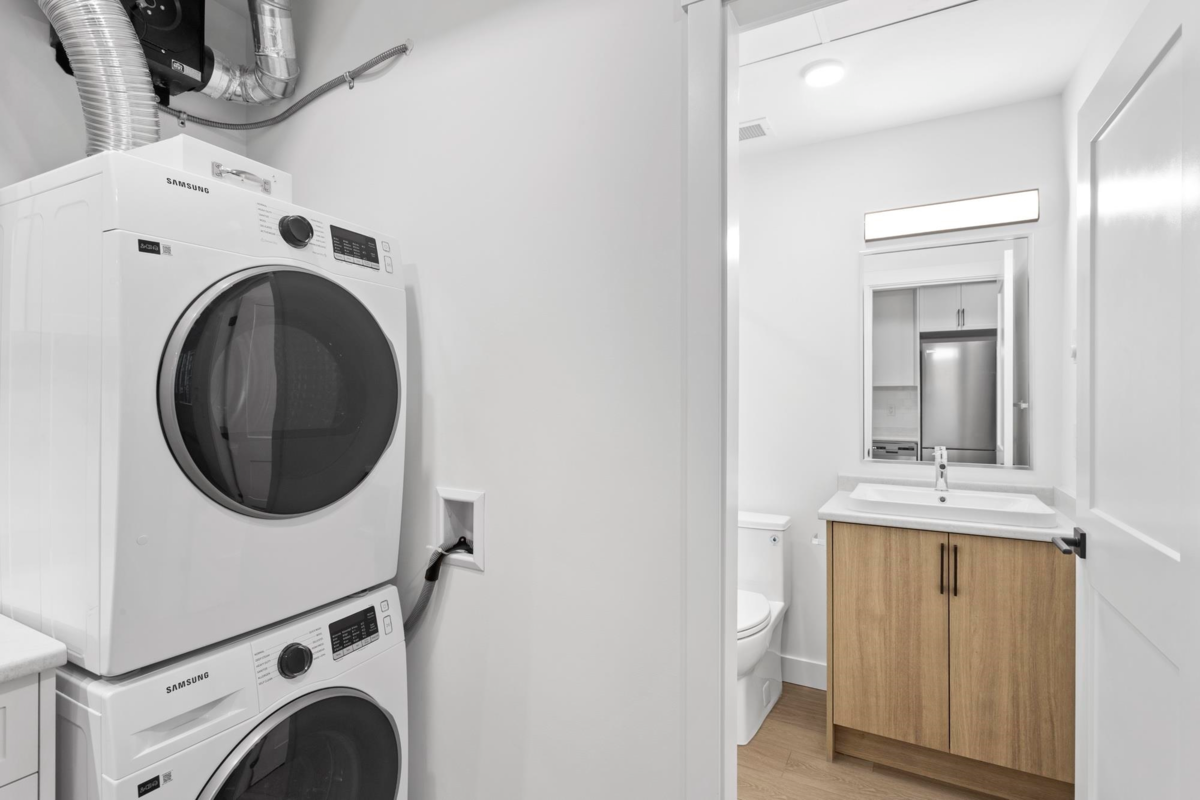 Front Yard Photo of 120 720 Robinson Street, Coquitlam, BC