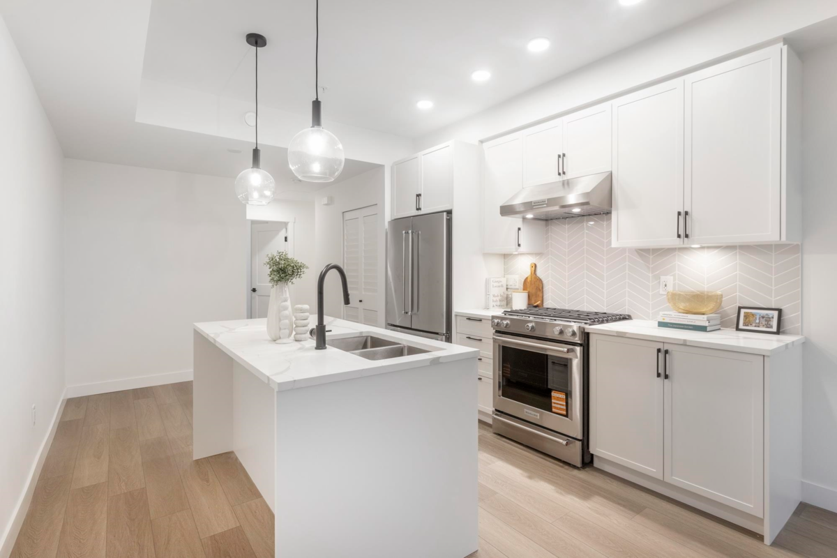 Kitchen Island Photo of 120 720 Robinson Street, Coquitlam, BC