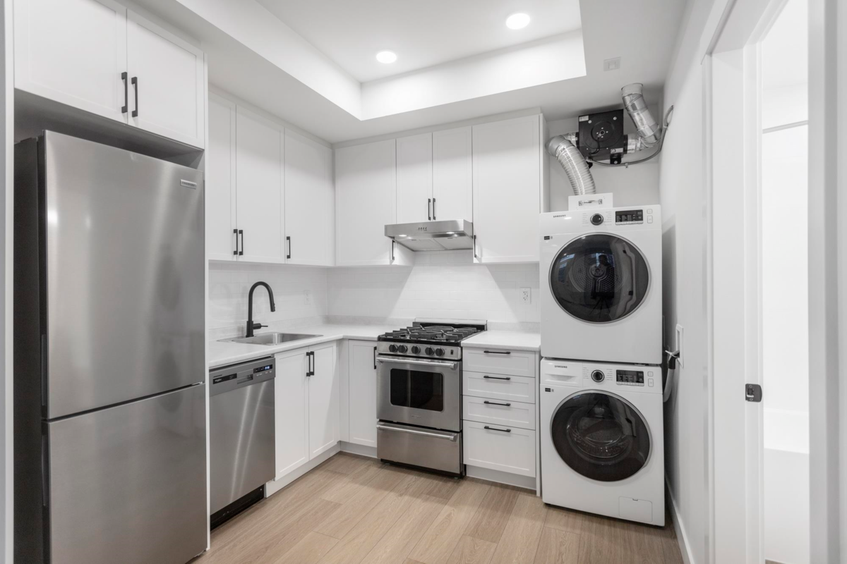 Outdoor Patio Photo of 120 720 Robinson Street, Coquitlam, BC