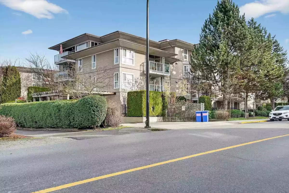 Garden / Landscaping Photo of 210 22255 122 Avenue, Maple Ridge, BC