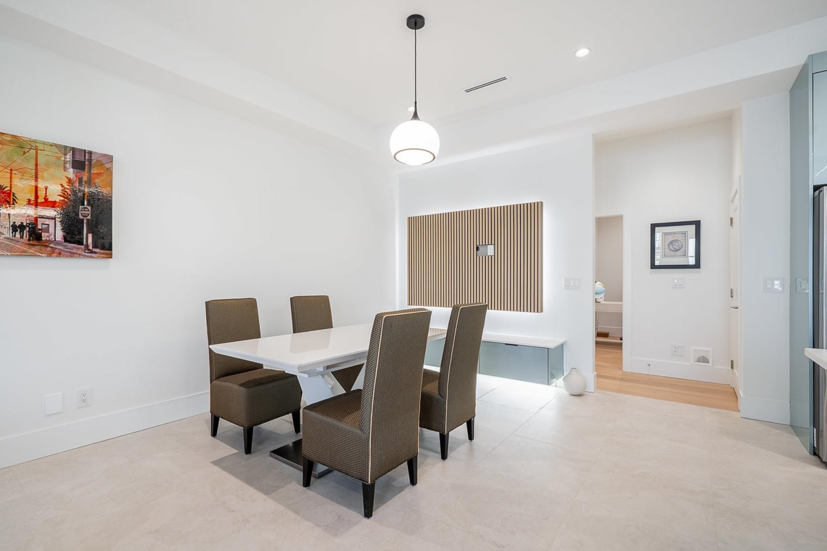 Primary Bathroom Photo of 101 1204 Hammond Avenue, Coquitlam, BC